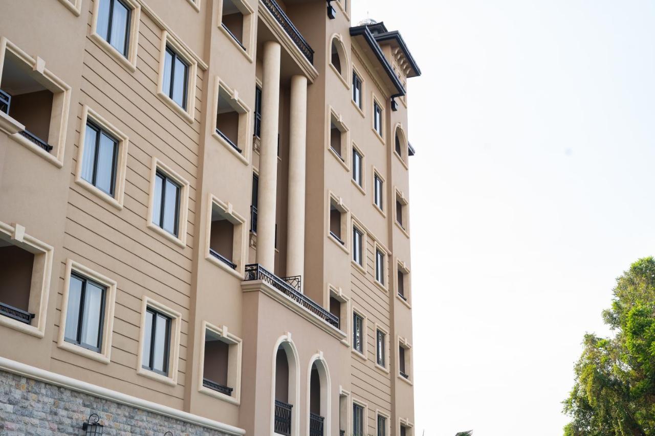 Fontis Residences Hotel Kampala Exteriör bild