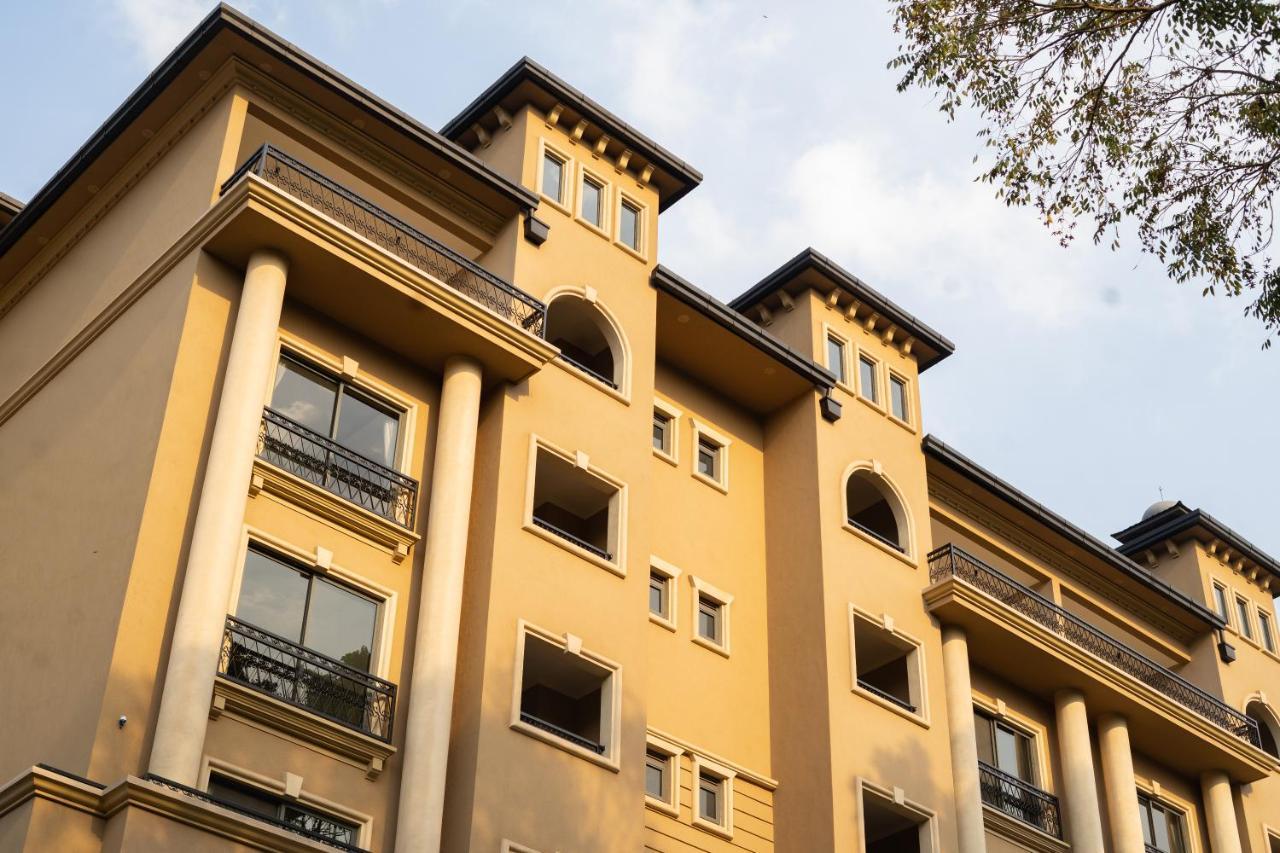 Fontis Residences Hotel Kampala Exteriör bild