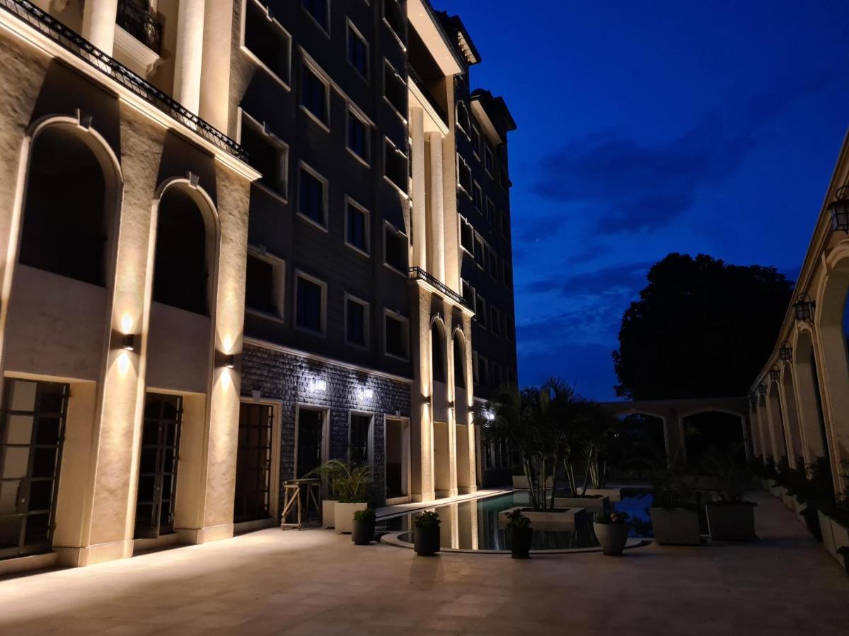 Fontis Residences Hotel Kampala Exteriör bild