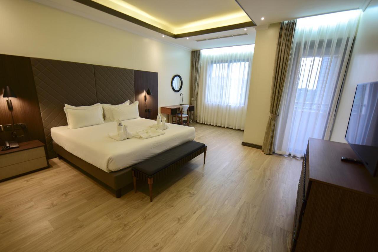 Fontis Residences Hotel Kampala Exteriör bild